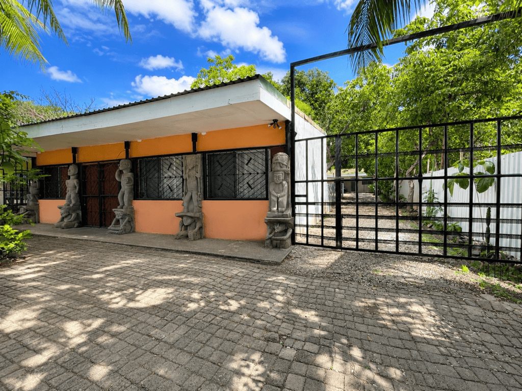 Fourplex with 3 Bedroom House - RE/MAX SYNERGY