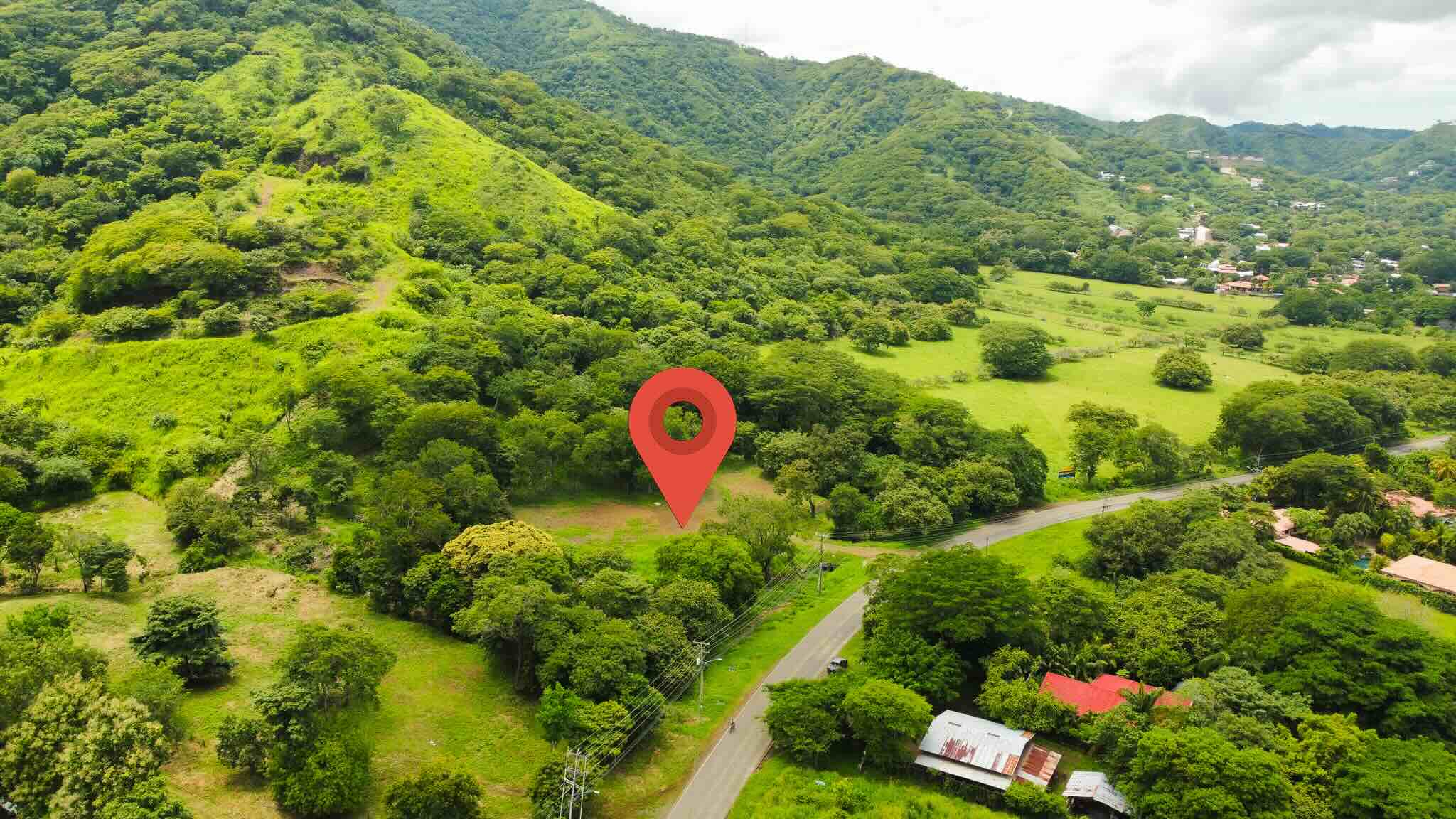 Property on the Main Street to Playas del Coco - RE/MAX SYNERGY